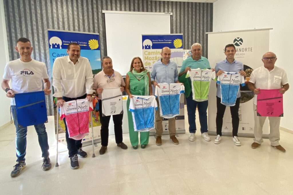 Responsables municipales y de la ADR Nororma en la presentación del Encuentro Ciclista en el Camino Mozárabe de Santiago en la Sierra Norte de Málaga